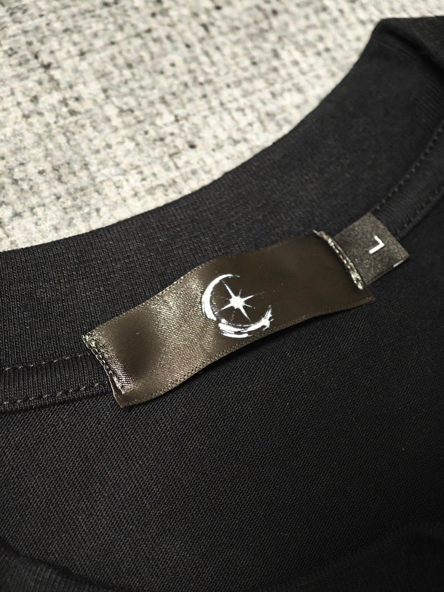 BLACK SHORT SLEEVE 'NIRVANA RETROCADE' TEE BY CLUB LOWLIFE